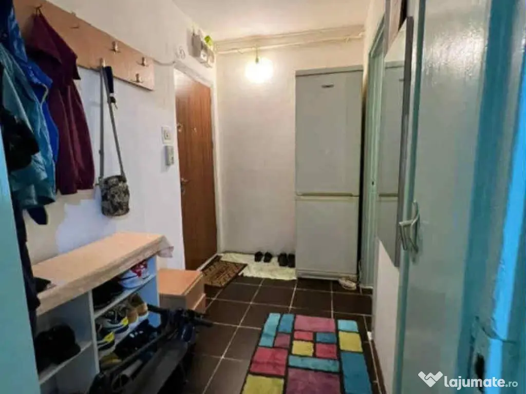 Apartament 2 camere, semidecomandat - zona Astra