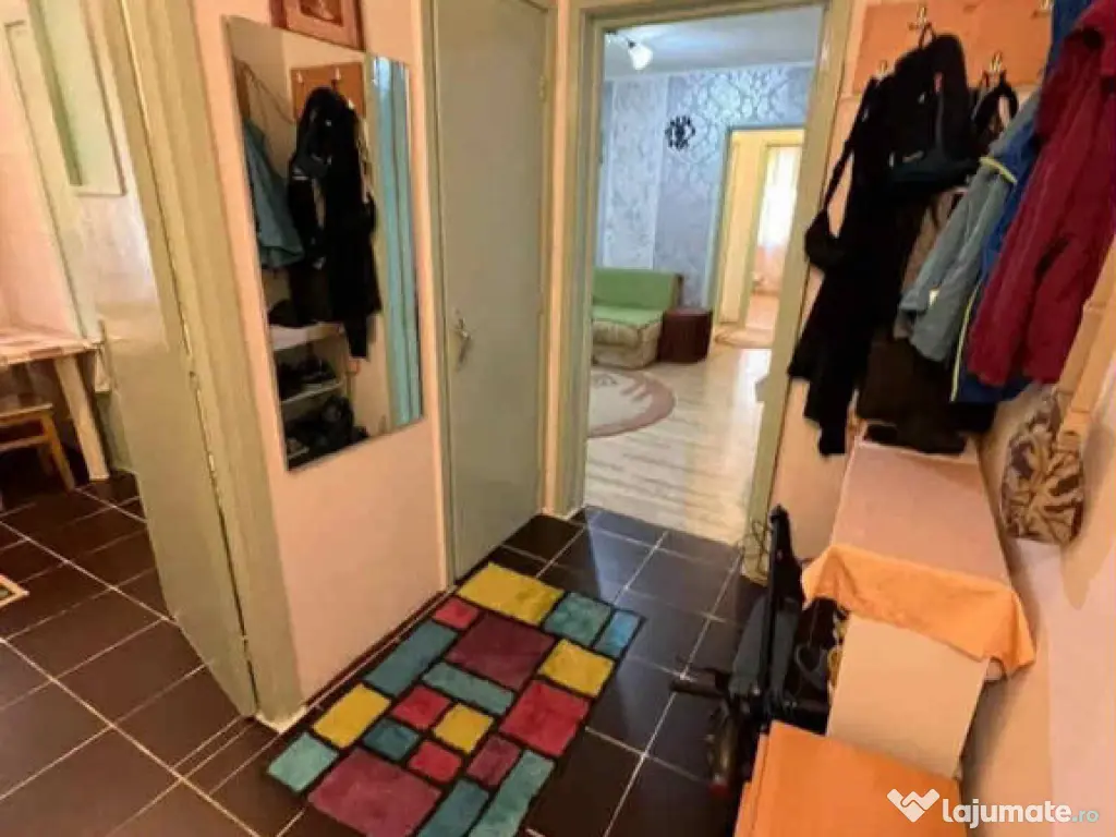 Apartament 2 camere, semidecomandat - zona Astra