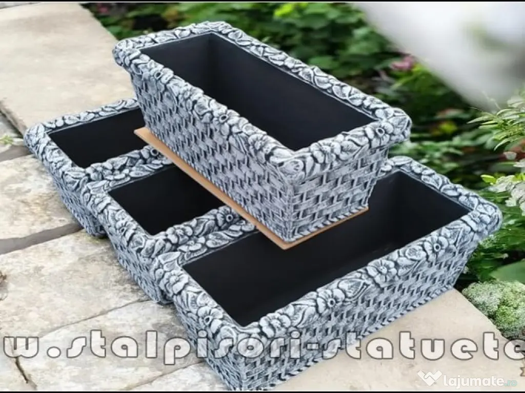 Jardinieră ornament flori, gri patinat, model J14. 