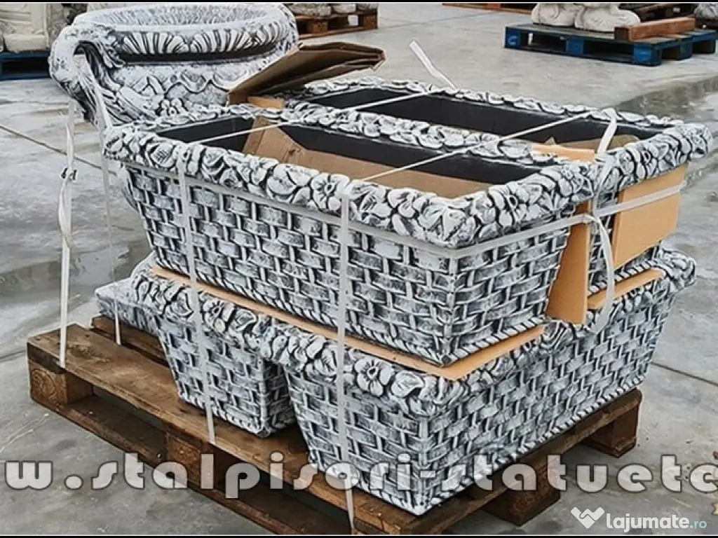 Jardinieră ornament flori, gri patinat, model J14. 