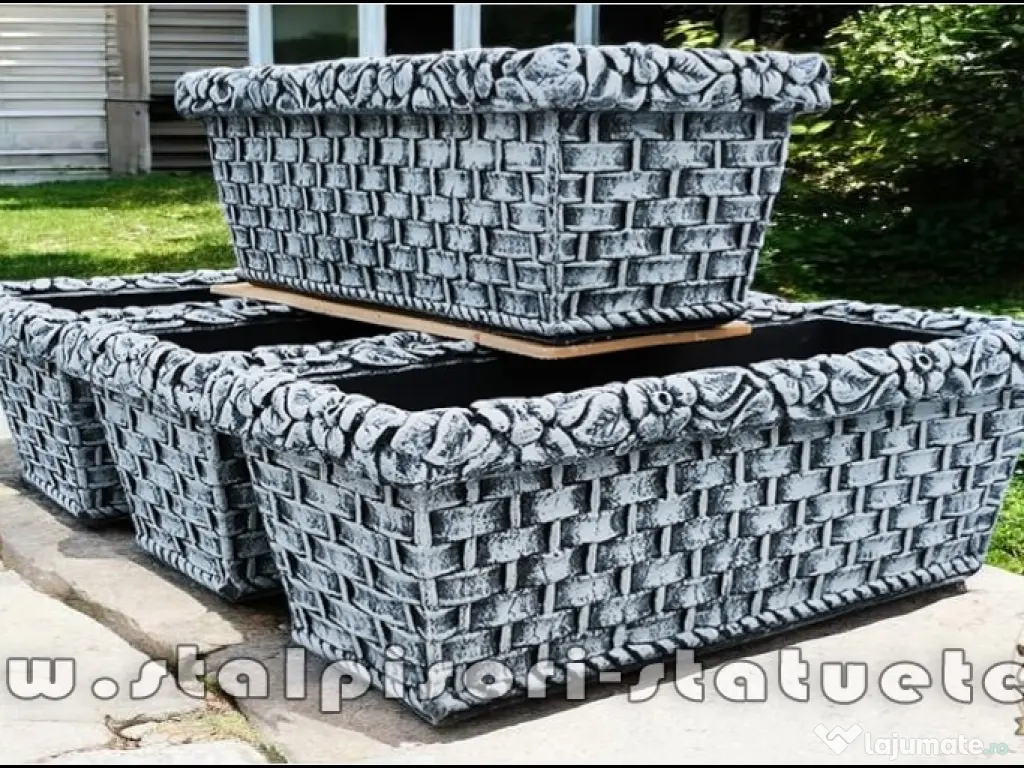 Jardinieră ornament flori, gri patinat, model J14. 