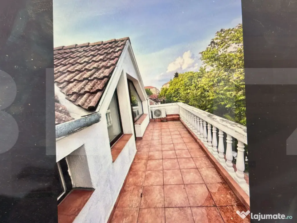 ???? Jumătate de duplex, de vanzare P+E+M în zona Lipovei,