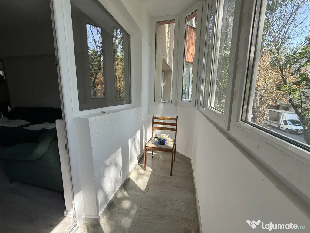 Basarabia-Chisinau-Strada Herta,3 camere decomandat