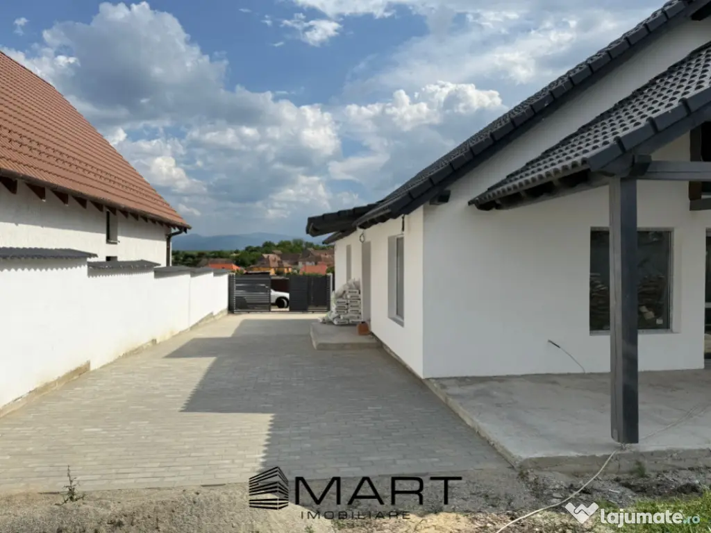 Casa / vila 4 camere Sura Mica