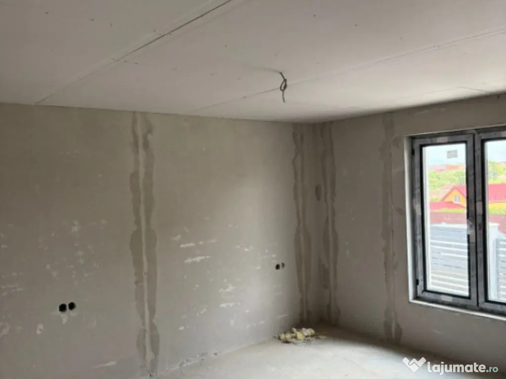 Casa / vila 4 camere Sura Mica