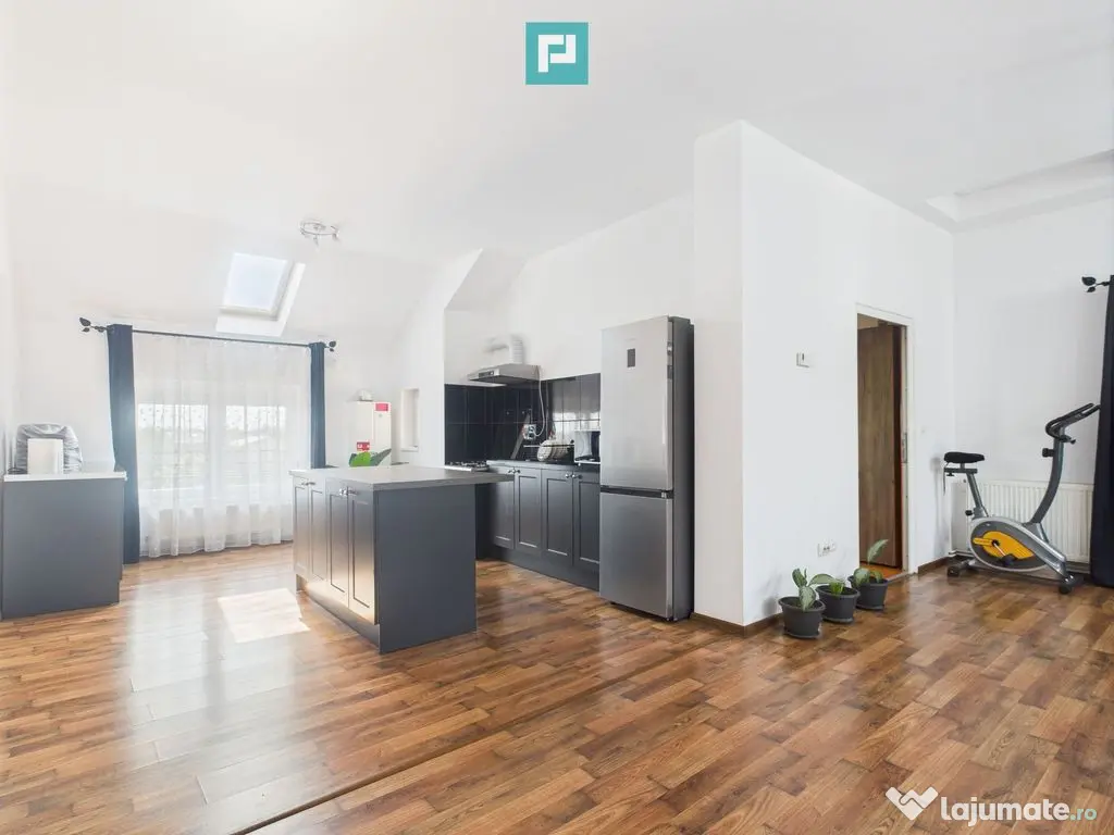 Apartament deosebit cu 3 camere , zona Fratelia 