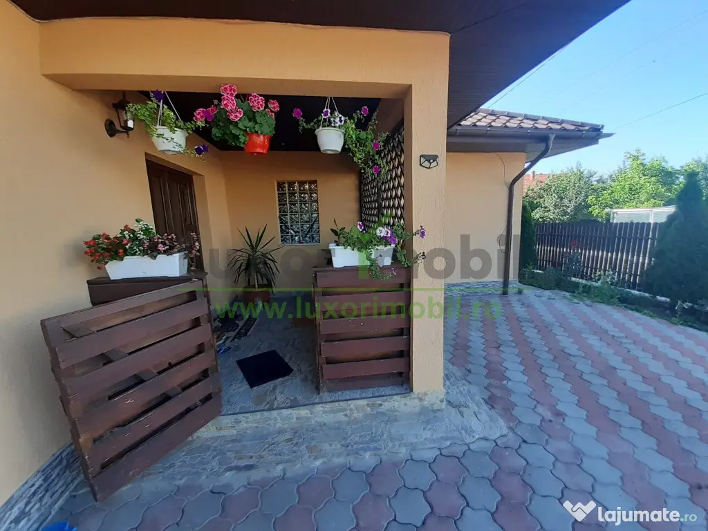 Casă solidă la șosea – Voinesti, Iași | 3 camere | 684 mp teren | gaz, 