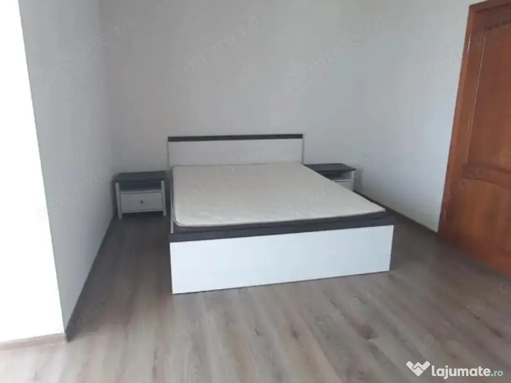 Garsoniera in zona Izvor