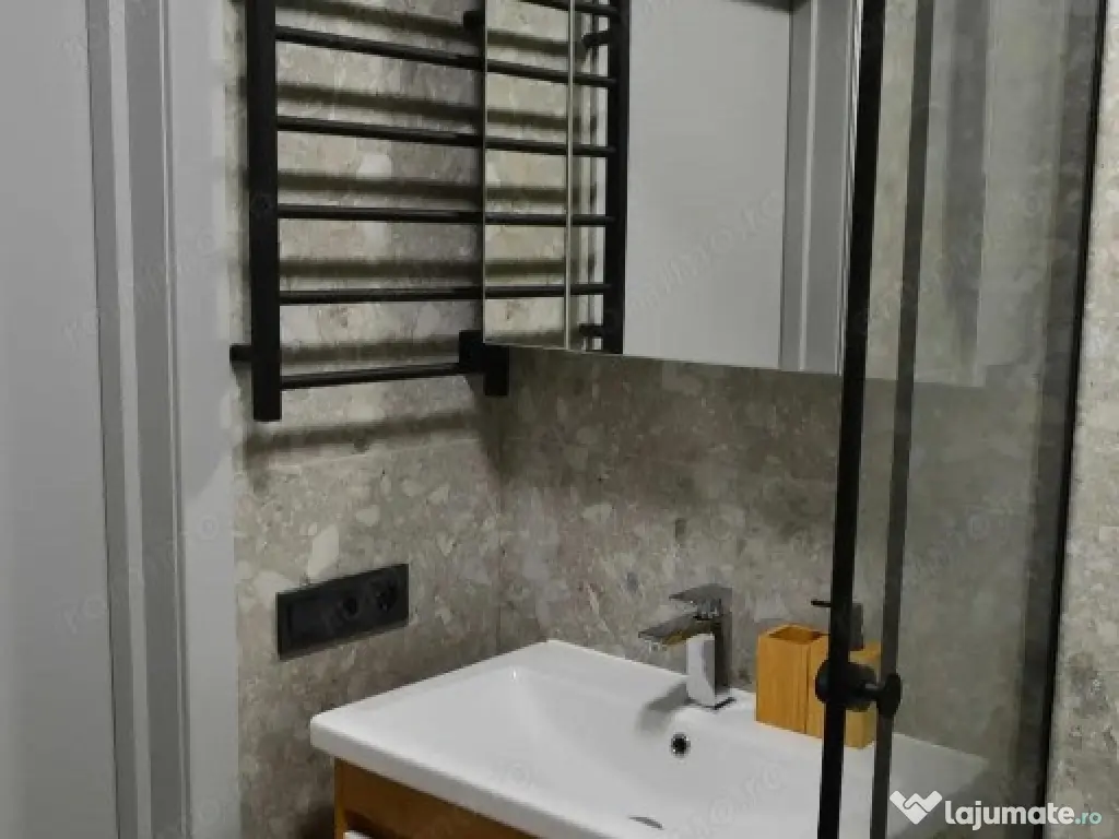 Garsoniera in zona Piata Victoriei 