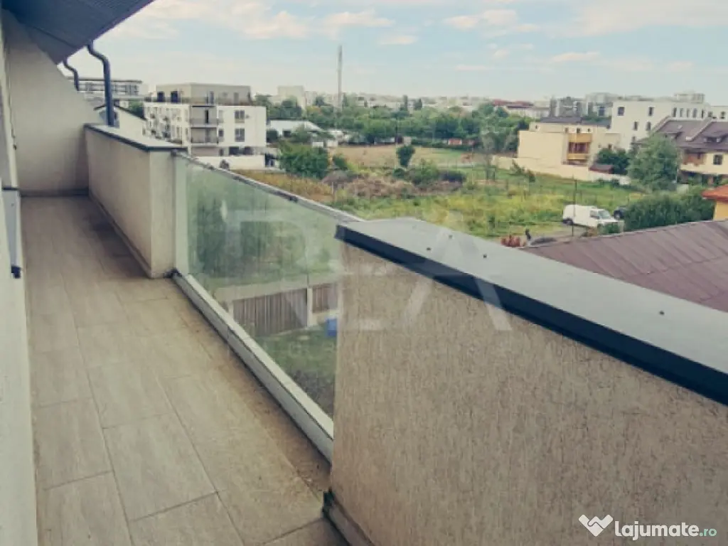 Apartament cu 4 camere în zona Trapezului 