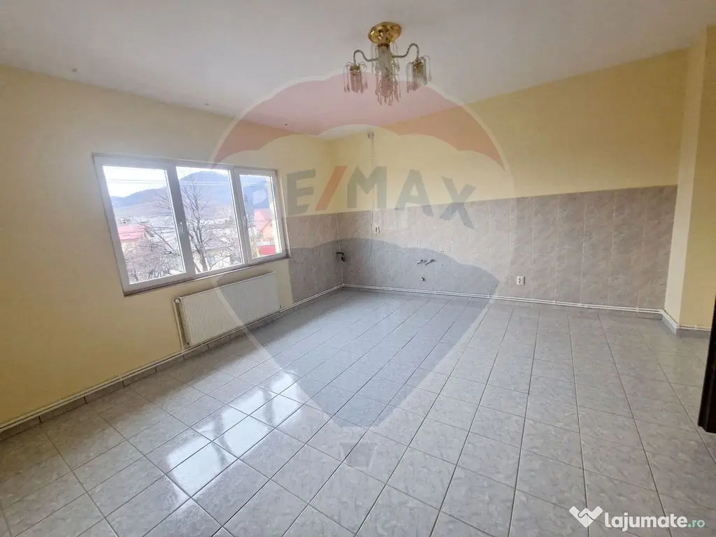 Vilă spațioasă de închiriat – 1 Mai, Piatra Neamț 