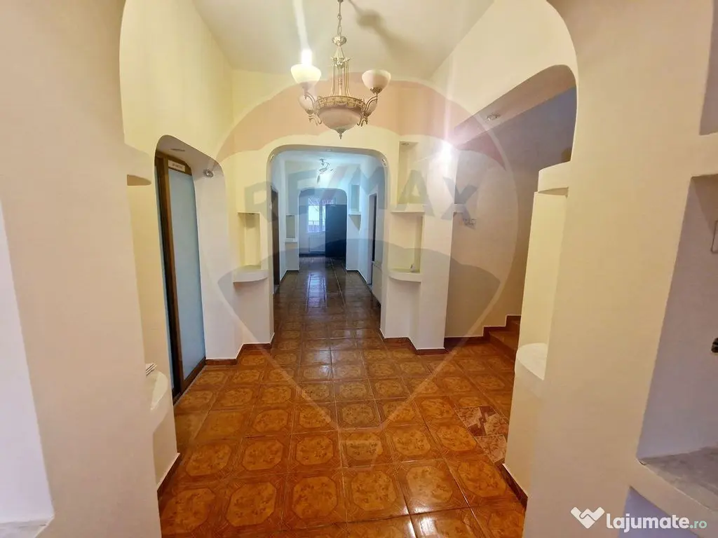 Vilă spațioasă de închiriat – 1 Mai, Piatra Neamț 