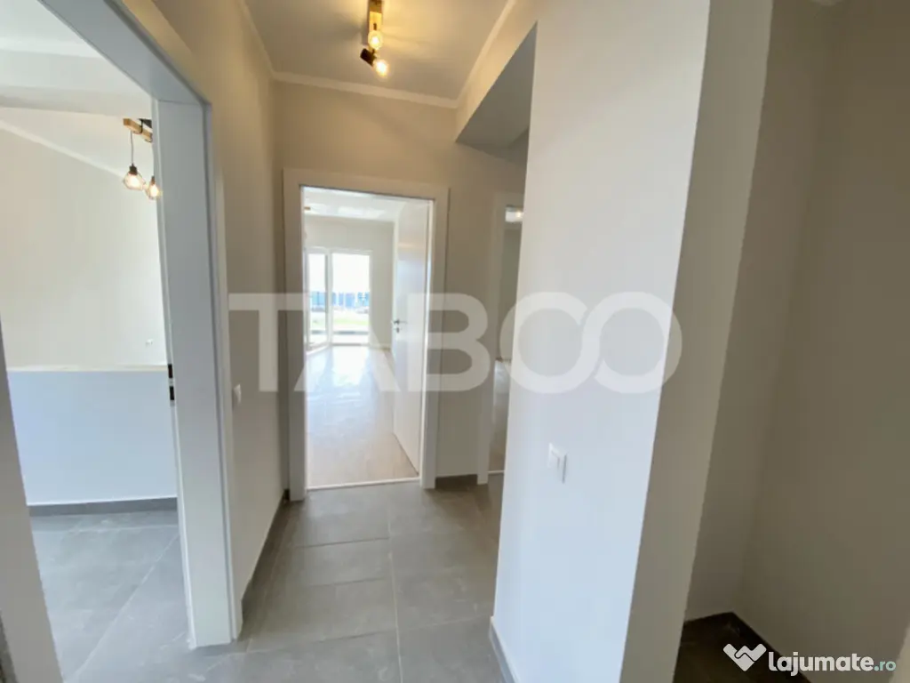 Apartament spatios cu 3 camere 2 bai si terasa de 15 mp - CO