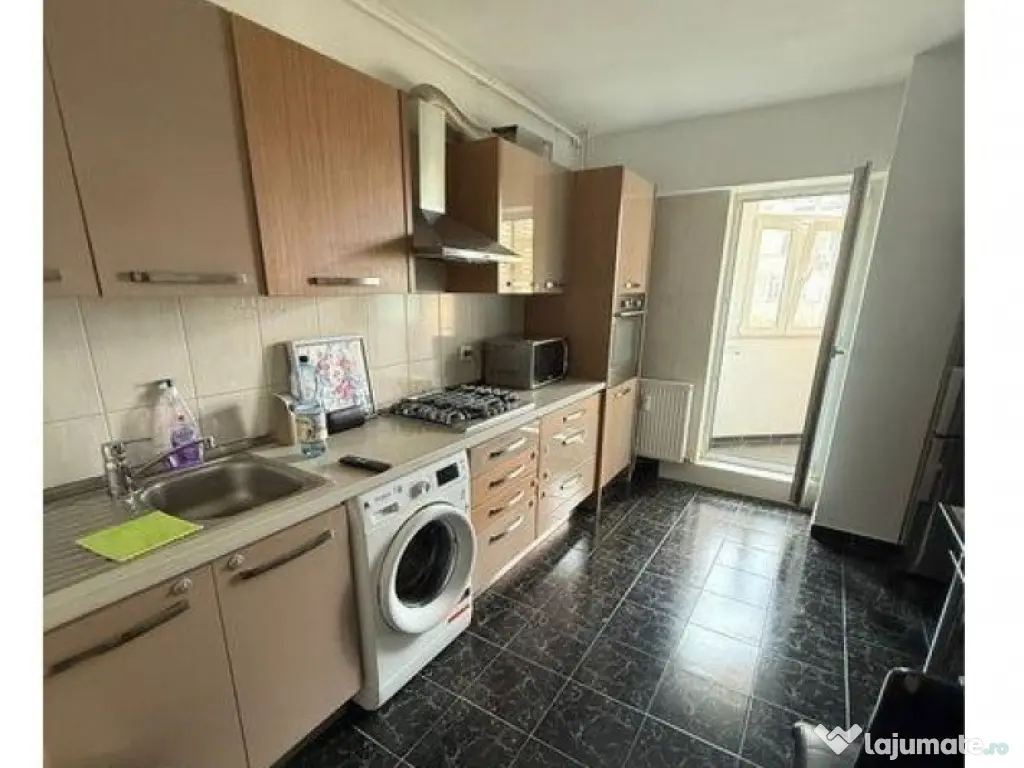 Apartament 3 camere parcul Tineretului