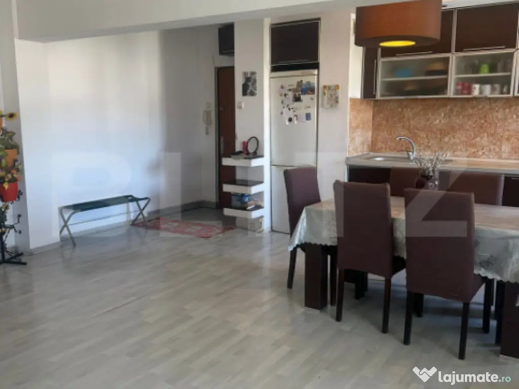 Apartament 4 camere, 2 bai, balcon, 81 mp, zona excelentă M