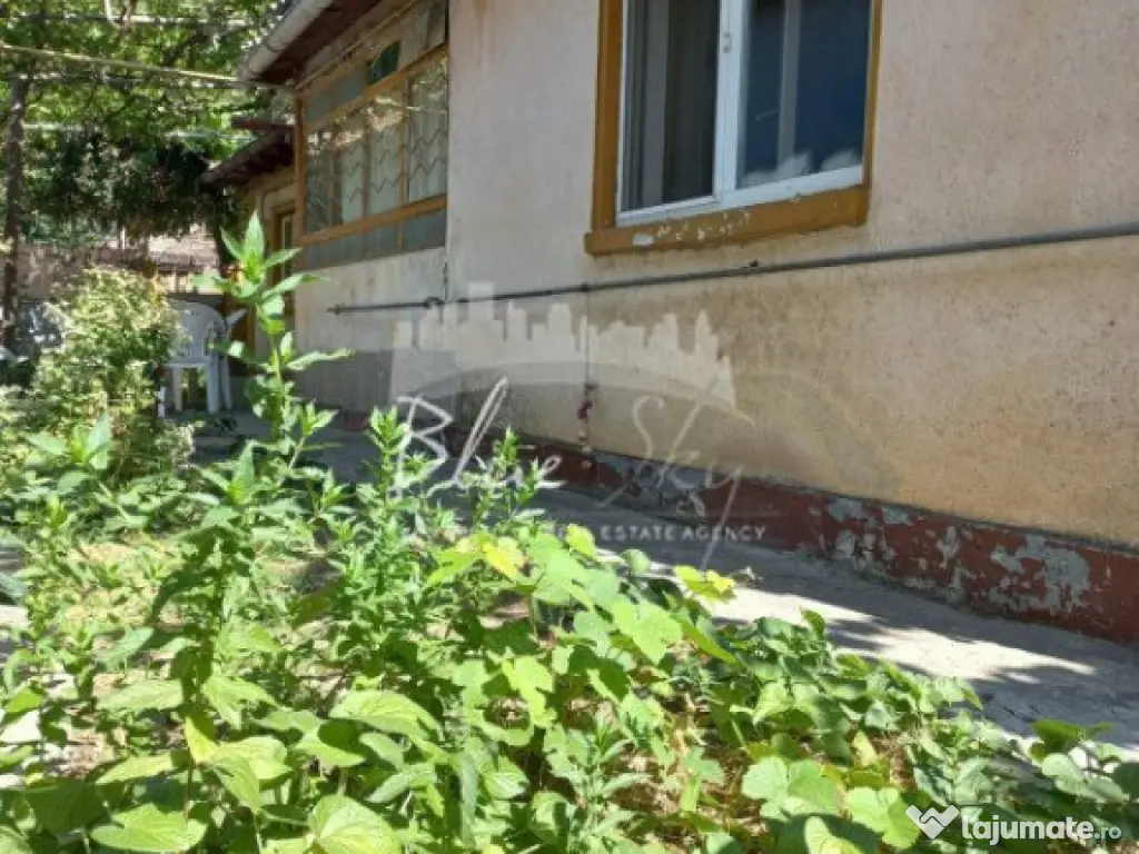 Casa batraneasca cu teren de 435mp cu utilitati si deschid
