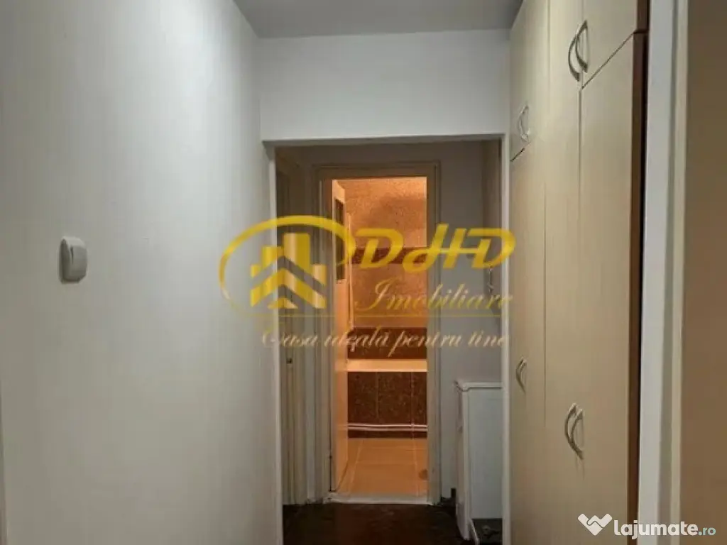 Apartamente cu 3 camere situat în Piața Unirii