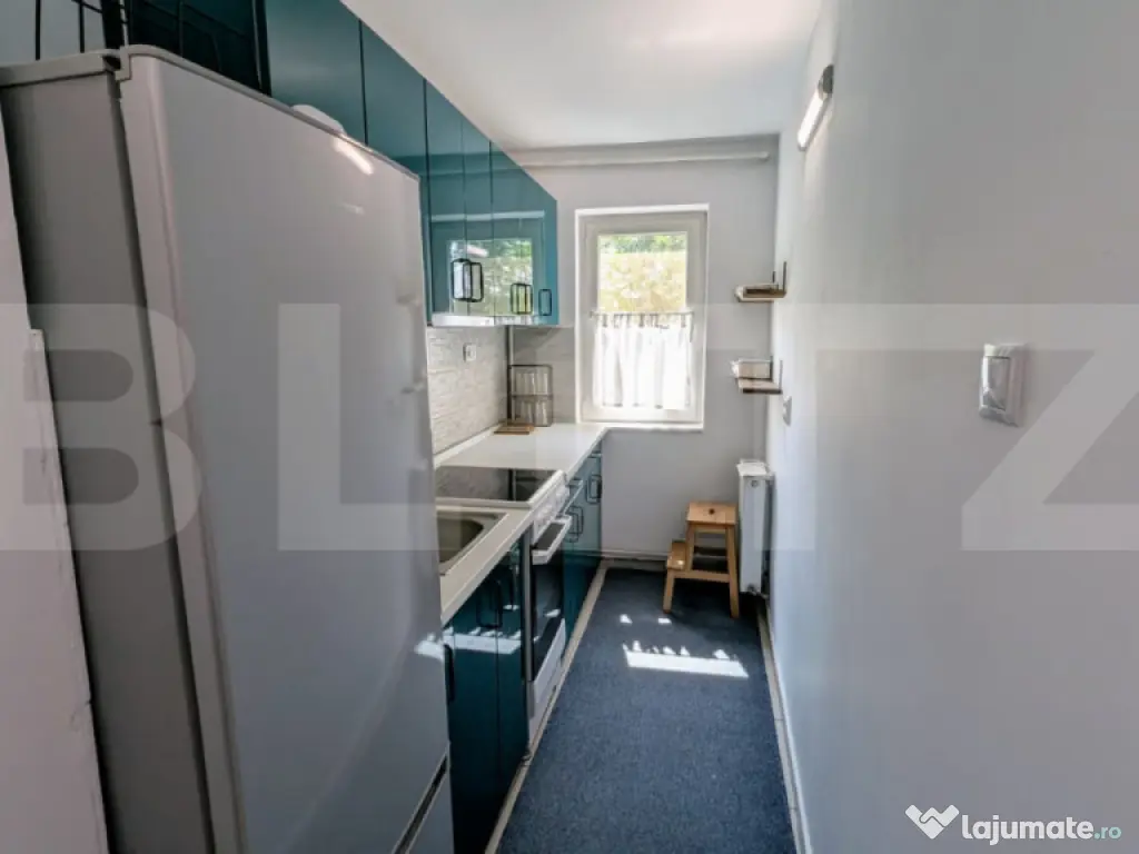 Apartament de inchiriat cu 3 camere, zona Cetate