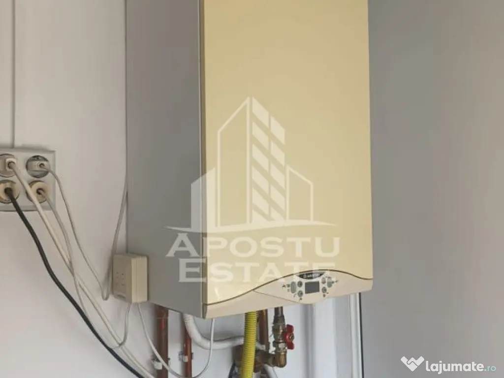 Apartament 3 camere Micalaca 82 mp