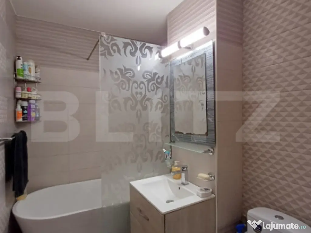 Apartament 3 camere, 74 mp zona centrala in Campia Turzii