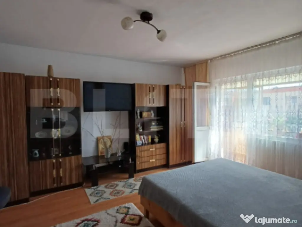 Apartament 3 camere, 74 mp zona centrala in Campia Turzii