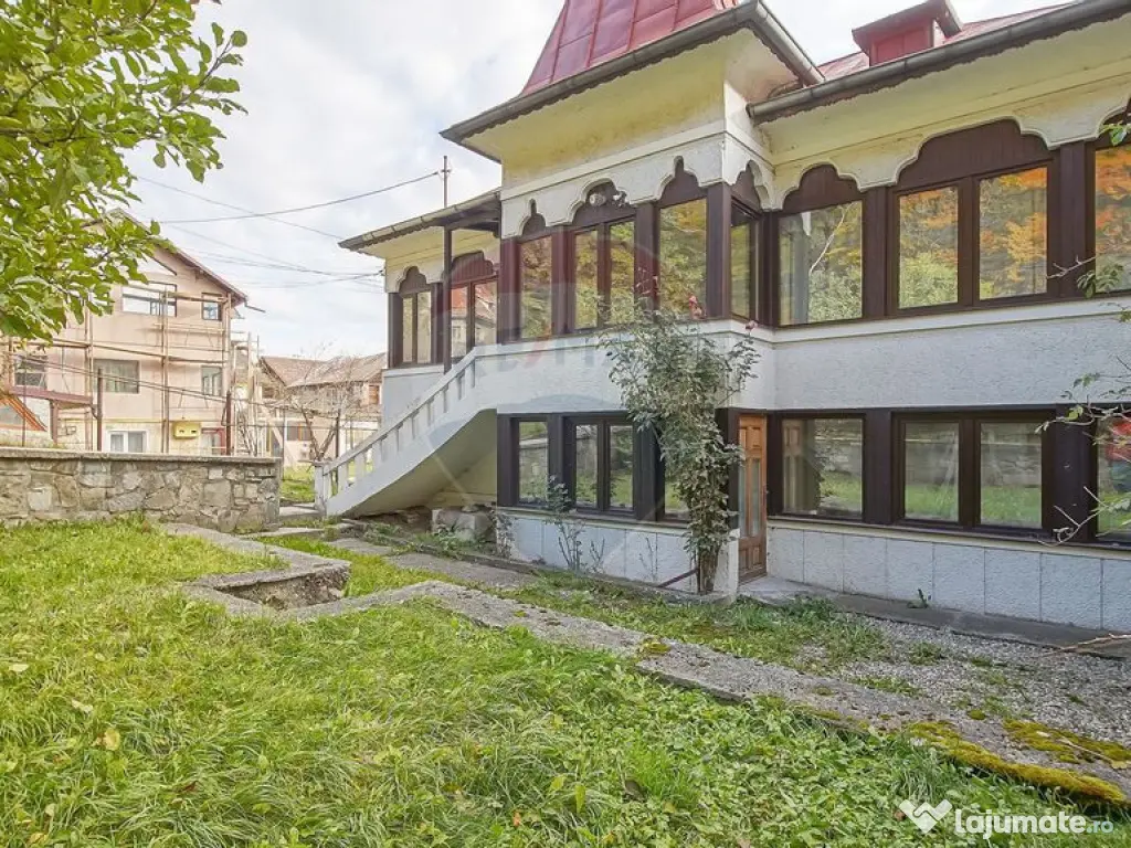 Vilă cu farmec istoric în Bușteni, pensiune sau locuin...