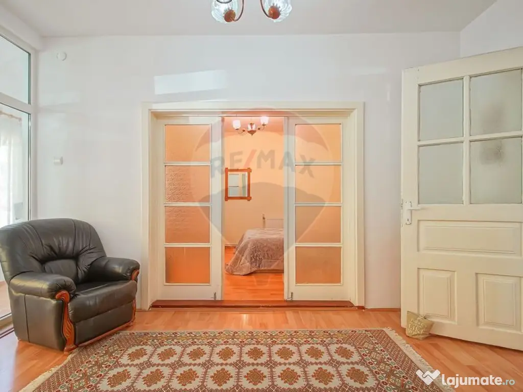 Vilă cu farmec istoric în Bușteni, pensiune sau locuin...