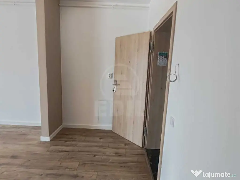 Apartament cu 2 camere, zona Vivo
