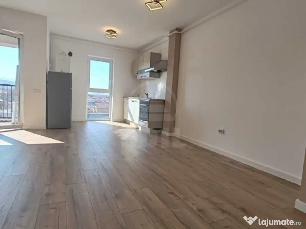 Apartament cu 2 camere, zona Vivo
