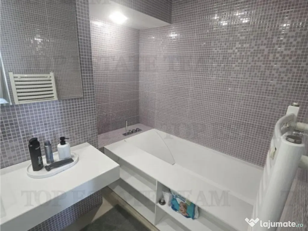 Penthouse de Lux cu vedere pe lacul tei