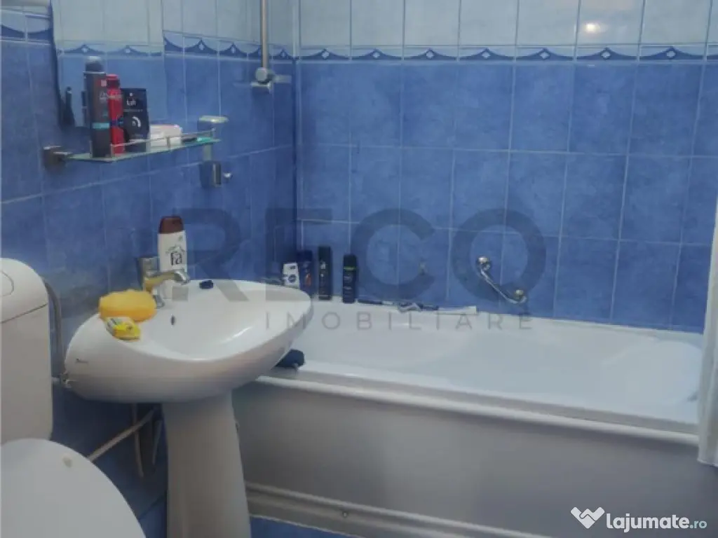RECO. Apartament cu 3 camere decomandat . Zona Decebal 