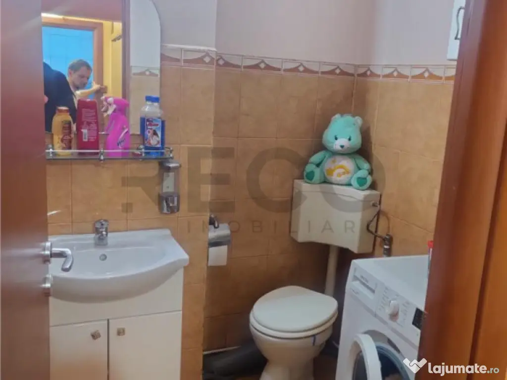 RECO. Apartament cu 3 camere decomandat . Zona Decebal 