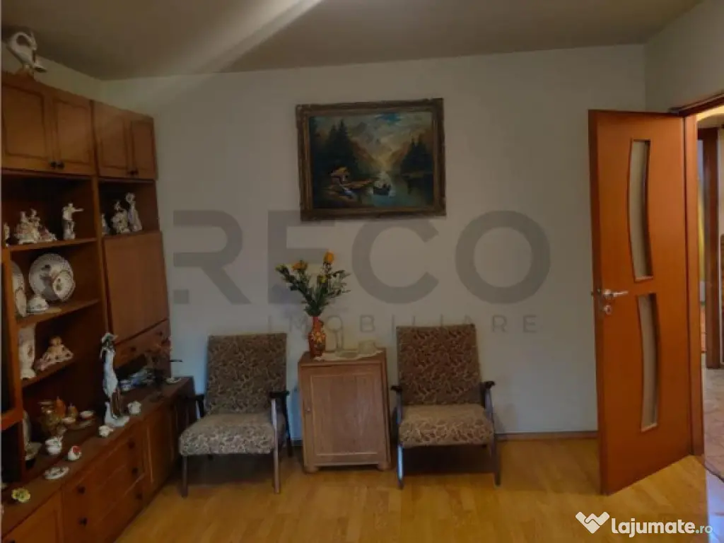 RECO. Apartament cu 3 camere decomandat . Zona Decebal 