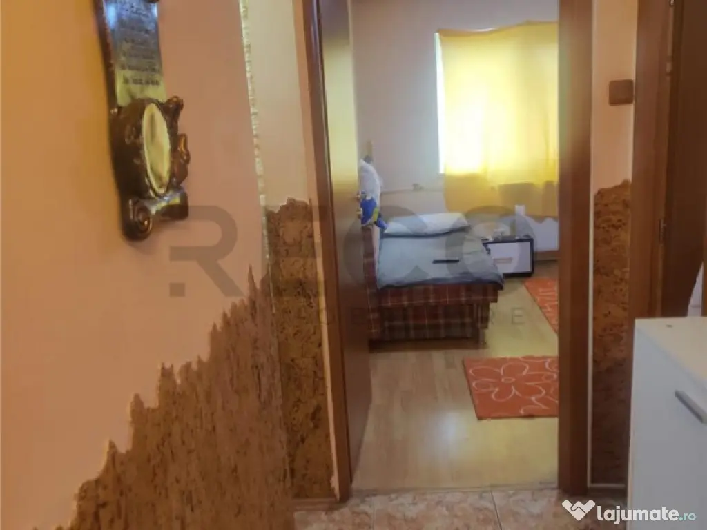 RECO. Apartament cu 3 camere decomandat . Zona Decebal 