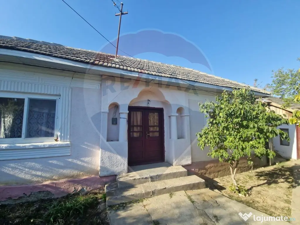 Casă / Vilă cu 3 camere de vânzare 