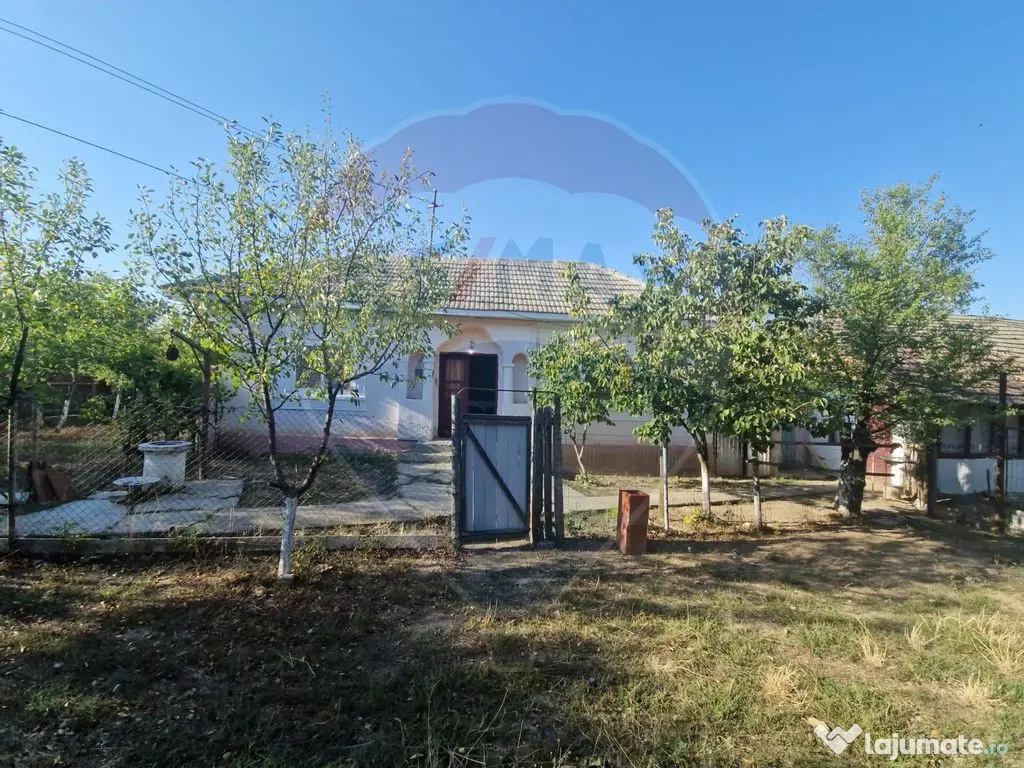 Casă / Vilă cu 3 camere de vânzare 