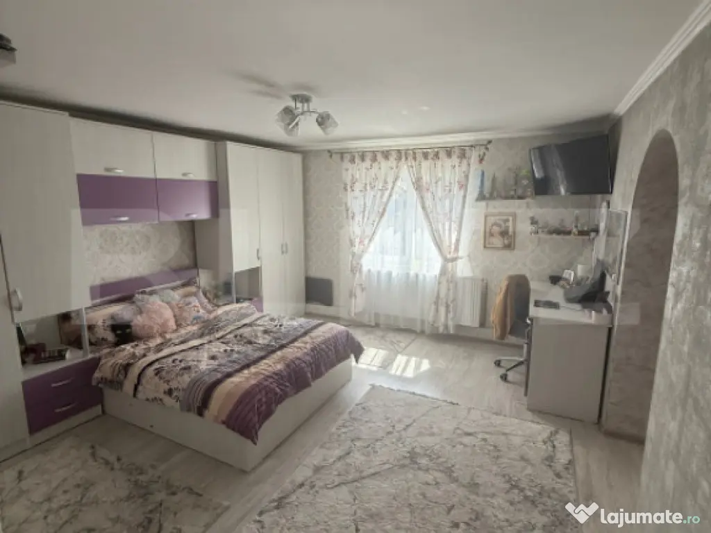 Casa/Vila multifunctioanala 230 mp utili, 520 mp teren, zon 