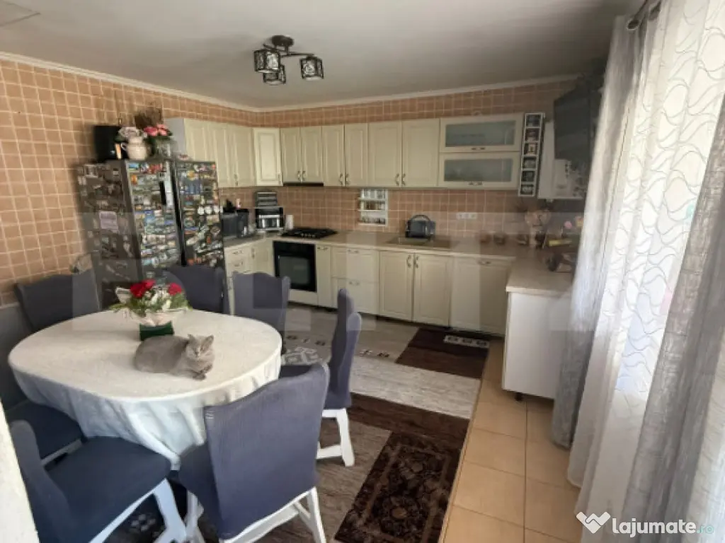 Casa/Vila multifunctioanala 230 mp utili, 520 mp teren, zon 