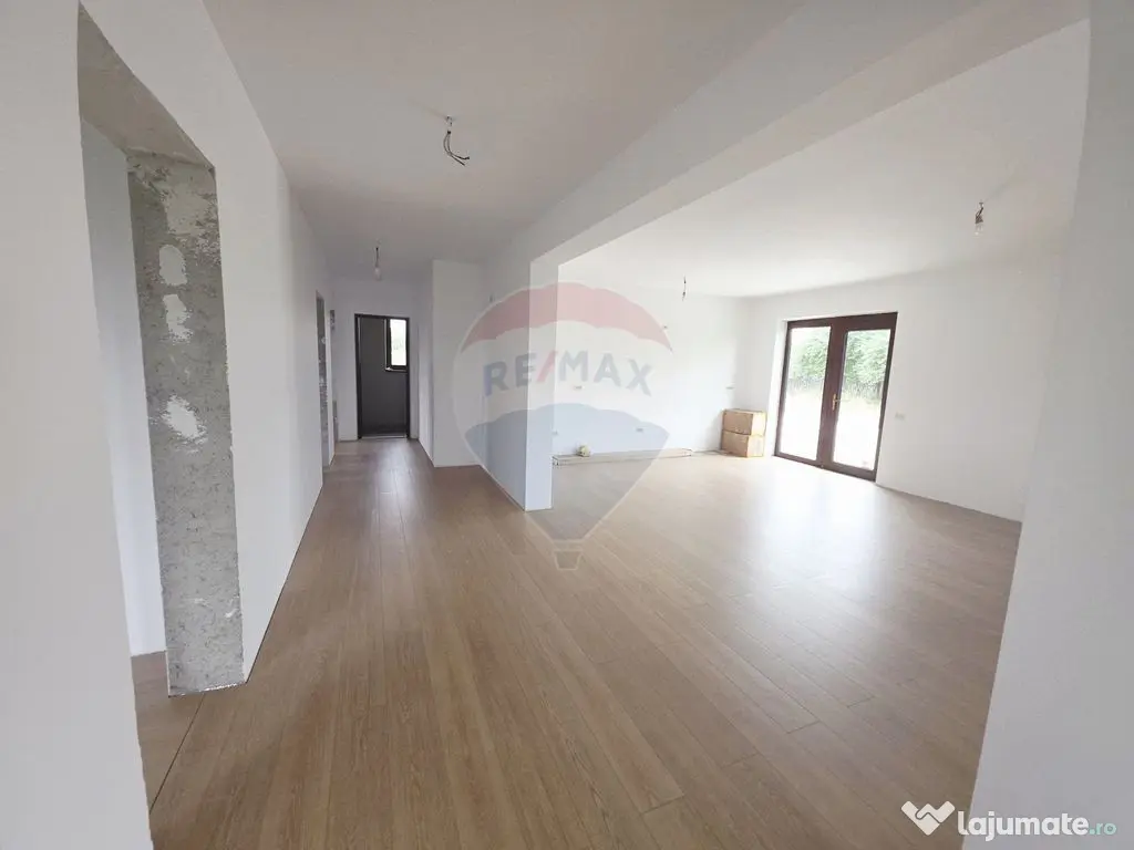 Casă cu livadă și teren generos – Girov