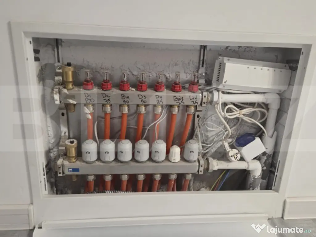 Apartament 3 camere, 71 mp, mobilat si utilat- Exterior Est,