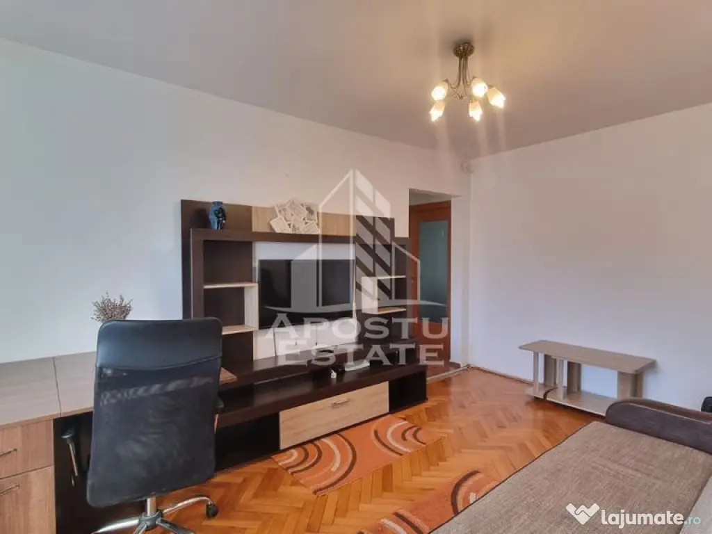 Apartament cu 3 camere, centrala proprie, zona Dacia 