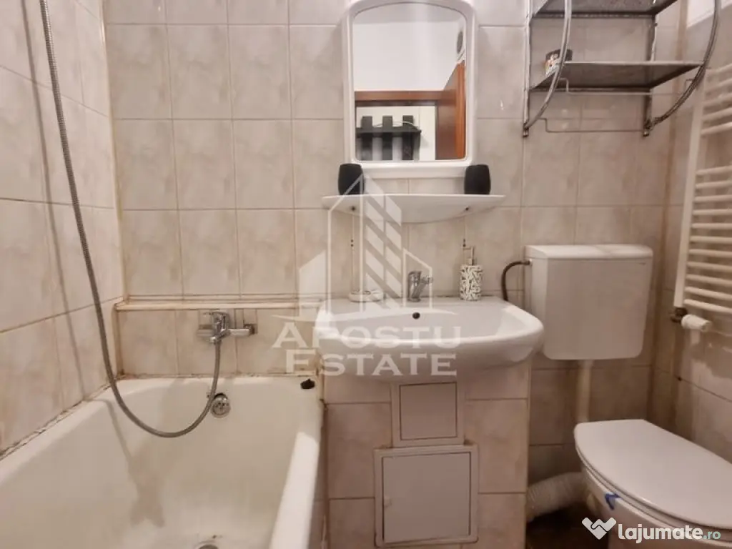 Apartament cu 3 camere, centrala proprie, zona Dacia 