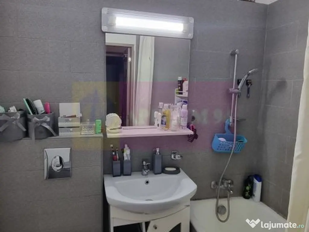 Apartament 3 camere 3/4 -Piata Resita 