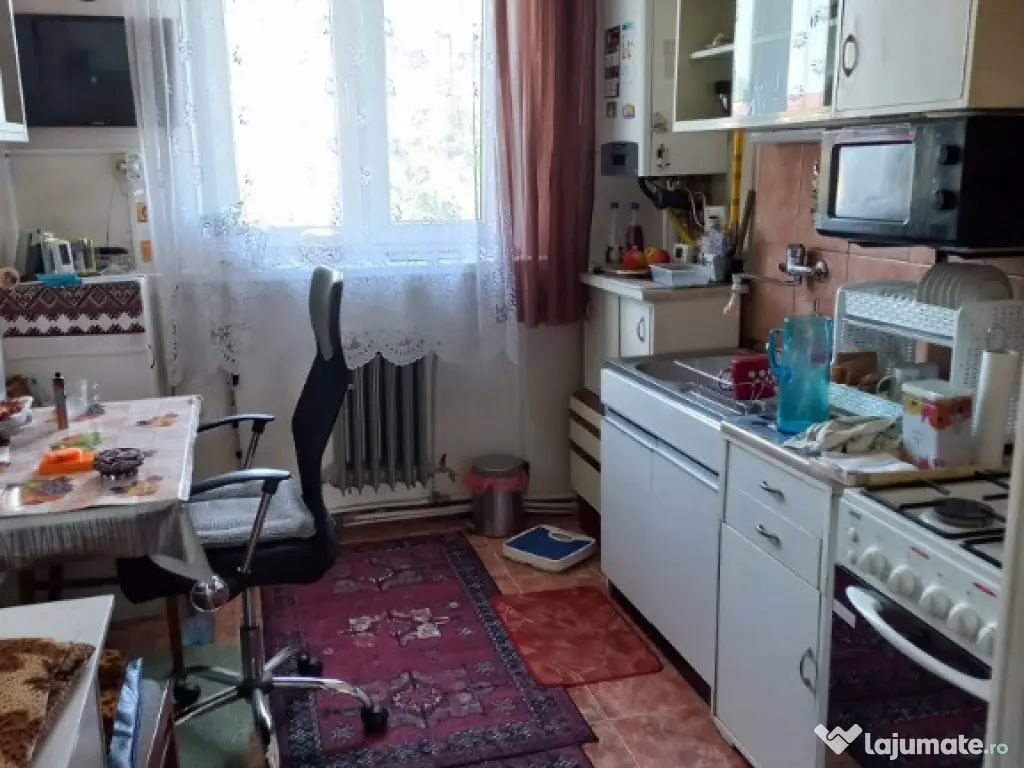 P.Dulfu, 3 camere, decom., etaj 3 