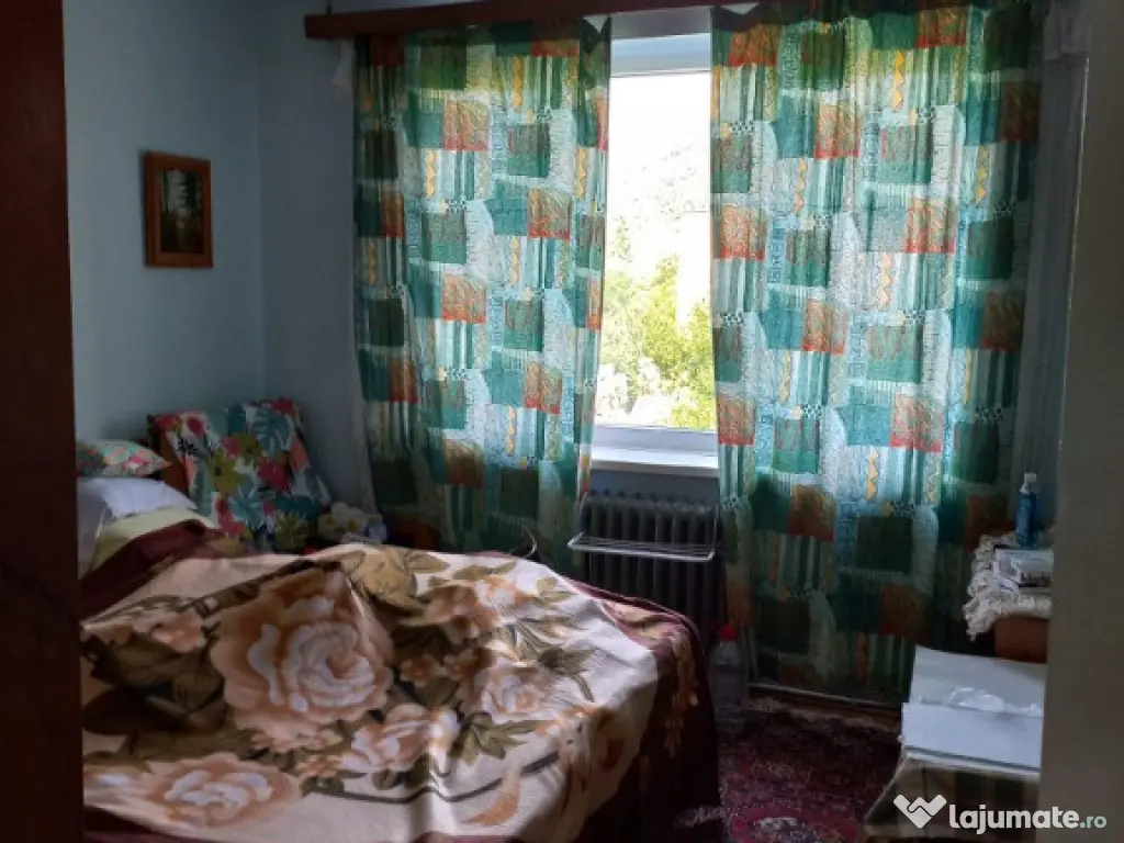 P.Dulfu, 3 camere, decom., etaj 3 