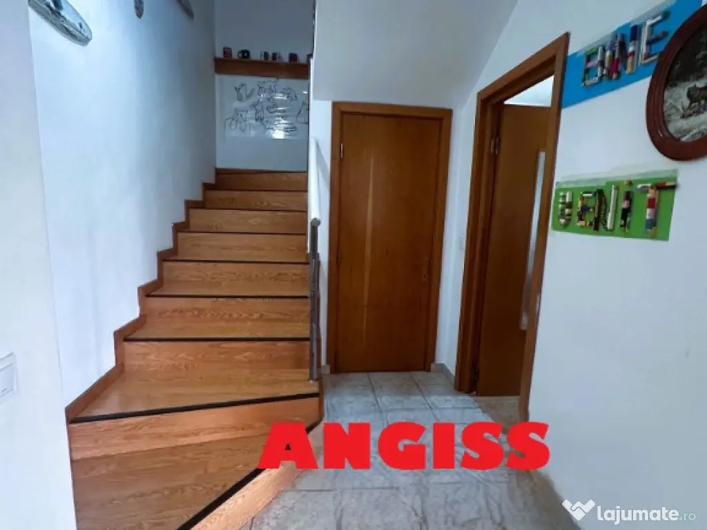 DUPLEX cu 3 camere str Babadag 