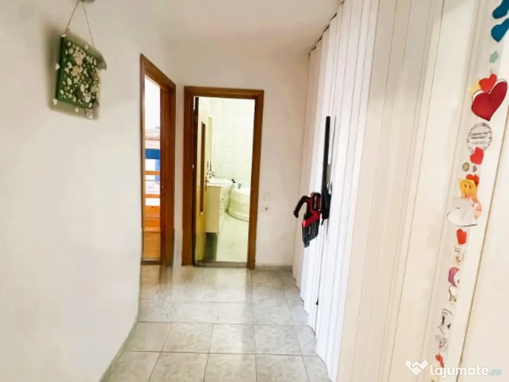 DUPLEX cu 3 camere str Babadag 