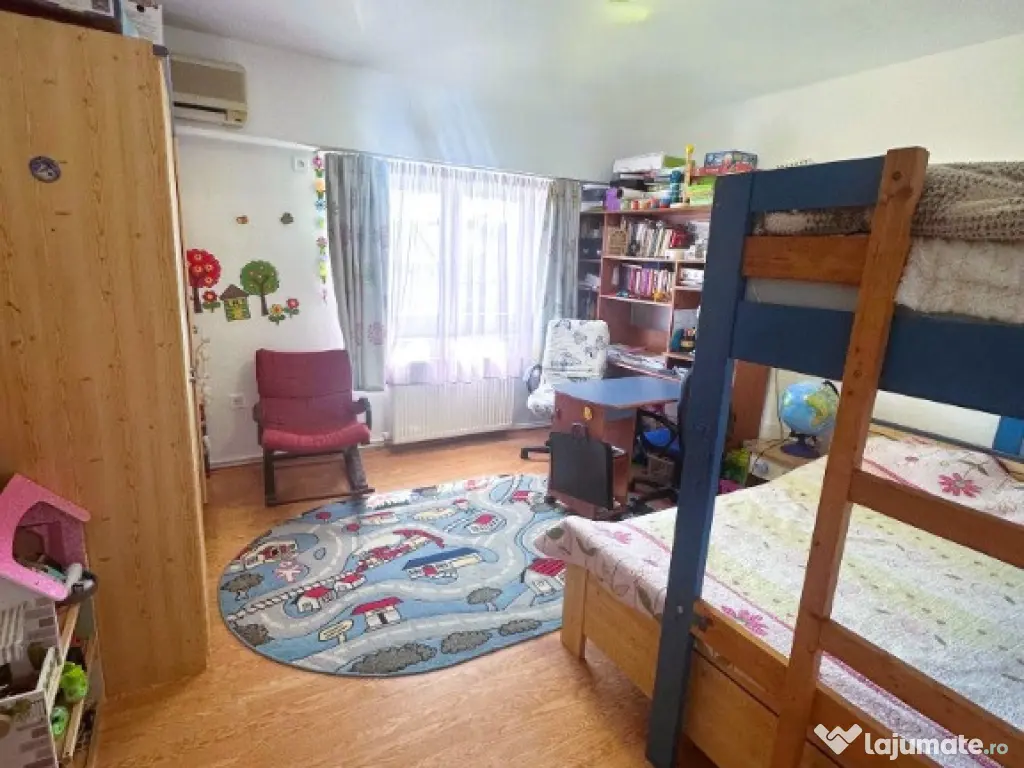 DUPLEX cu 3 camere str Babadag 