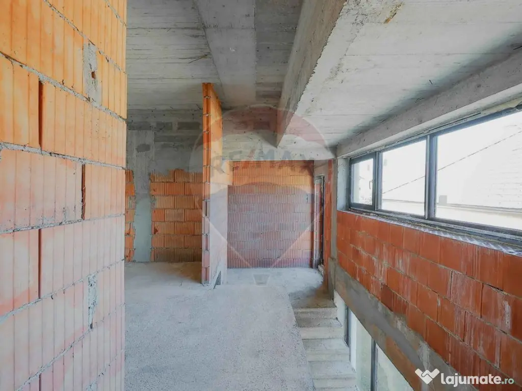 De vânzare, casă la roșu în zona centrală, Str. Emil... 