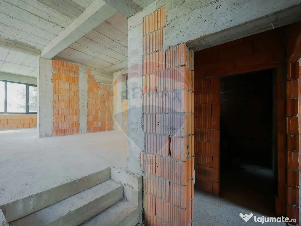 De vânzare, casă la roșu în zona centrală, Str. Emil... 